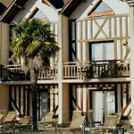 Otel Logis Restaurant - Le Clos Deauville Gatien Saint-Gâtien-des-Bois