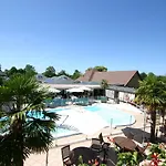 Otel Logis Restaurant - Le Clos Deauville Gatien Saint-Gâtien-des-Bois