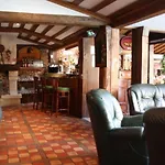 Logis Restaurant - Le Clos Deauville Gatien Otel