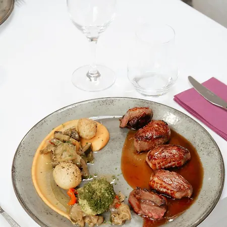 ホテル Logis Restaurant - Le Clos Deauville Gatien 3*