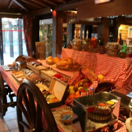 Logis Restaurant - Le Clos Deauville Gatien ホテル Saint-Gâtien-des-Bois