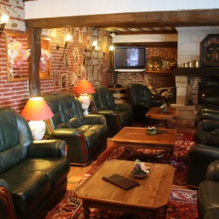 Logis Restaurant - Le Clos Deauville Gatien ホテル Saint-Gâtien-des-Bois