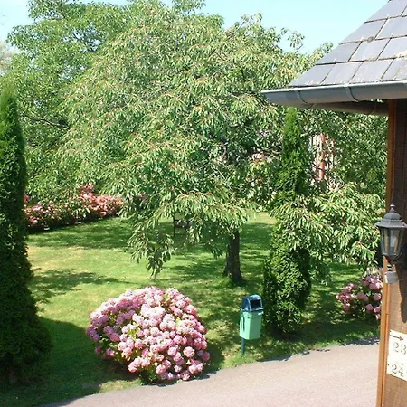 Logis Restaurant - Le Clos Deauville Gatien ホテル