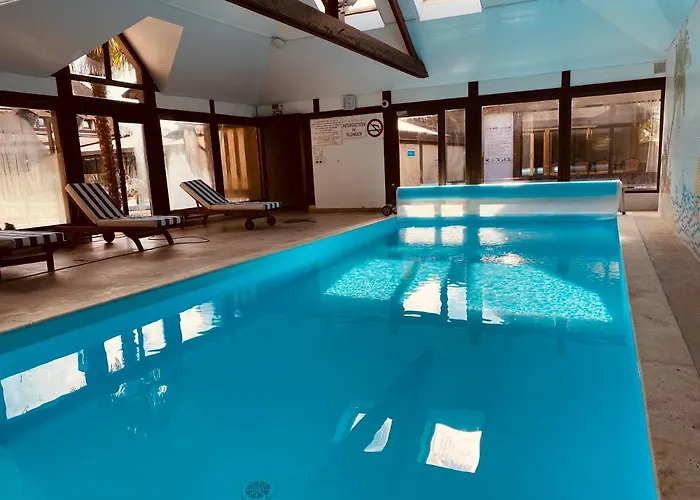 Hotel Logis Restaurant - Le Clos Deauville Gatien 3*