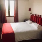 Hotel Logis Restaurant - Le Clos Deauville Gatien Saint-Gâtien-des-Bois