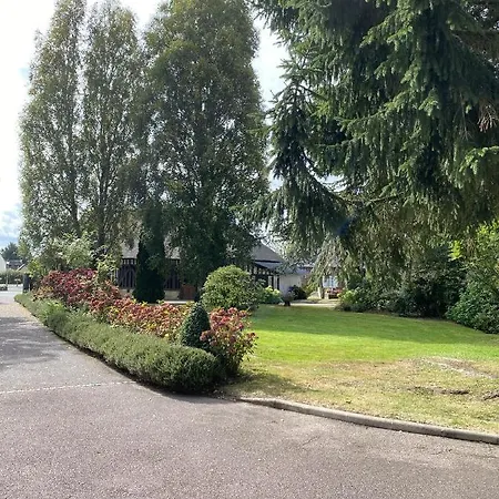 Logis Le Clos Deauville Gatien Hotel Saint-Gatien-des-Bois