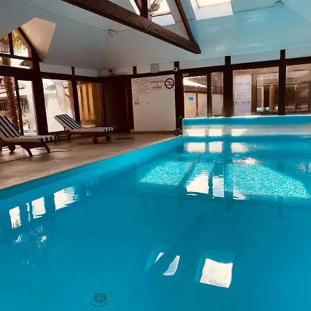 Hotel Logis Restaurant - Le Clos Deauville Gatien 3*