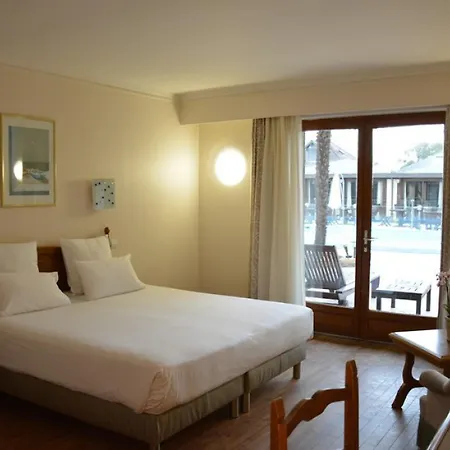 Logis Le Clos Deauville Gatien Hotel Saint-Gatien-des-Bois