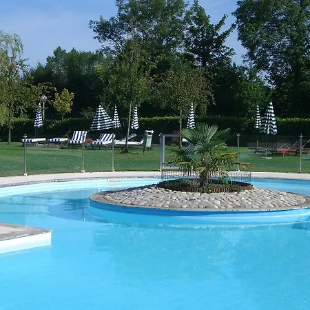 Logis Le Clos Deauville Gatien 3*
