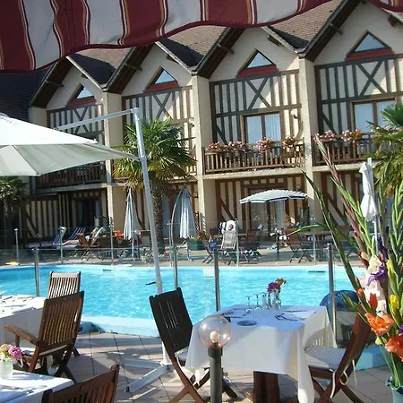 Logis Le Clos Deauville Gatien 3*