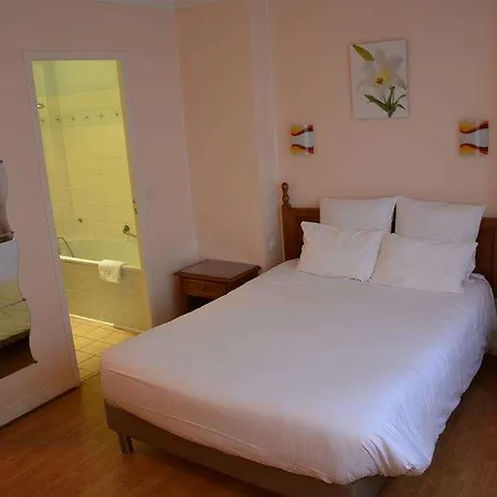 Hotel Logis Le Clos Deauville Gatien