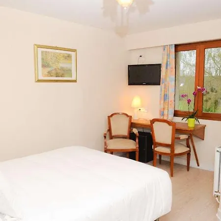 Logis Le Clos Deauville Gatien Hotel 3*