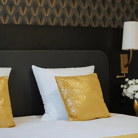 Hotel Logis Restaurant - Le Clos Deauville Gatien Saint-Gâtien-des-Bois