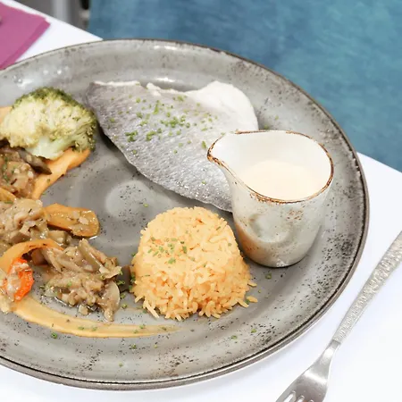 Logis Restaurant - Le Clos Deauville Gatien