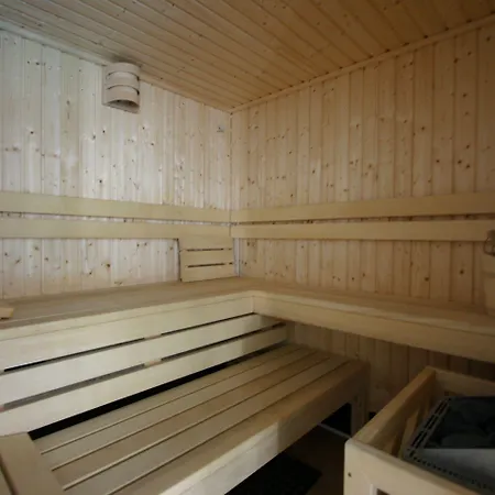 Logis Restaurant - Le Clos Deauville Gatien Hotel 3*