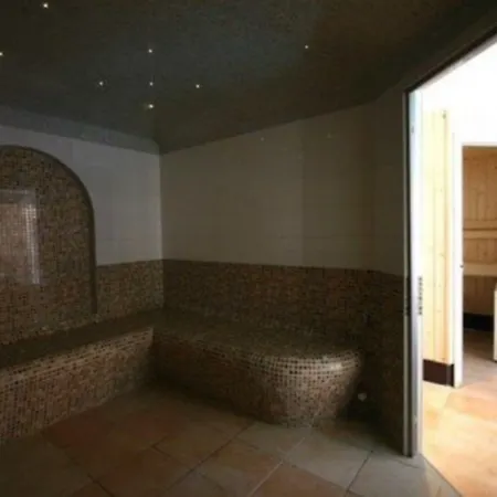 Hotel Logis Restaurant - Le Clos Deauville Gatien 3*