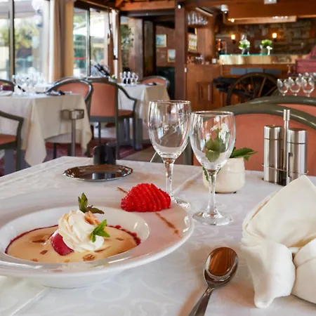 Logis Restaurant - Le Clos Deauville Gatien 3*