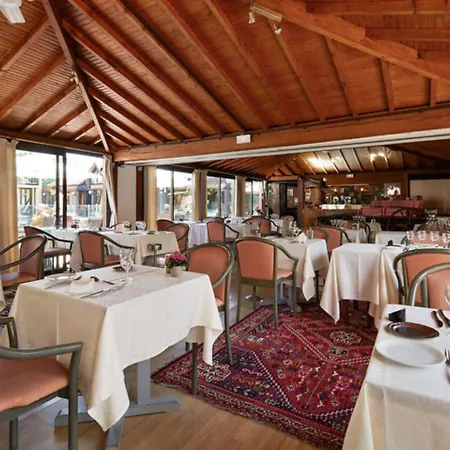 Logis Restaurant - Le Clos Deauville Gatien