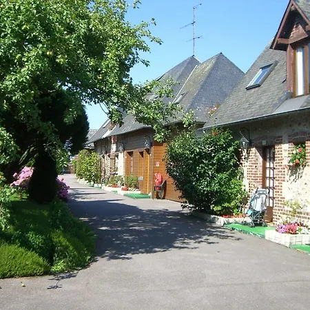 Hotell Logis Le Clos Deauville Gatien