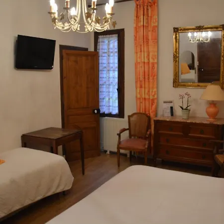 Hotel Logis Le Clos Deauville Gatien 3*