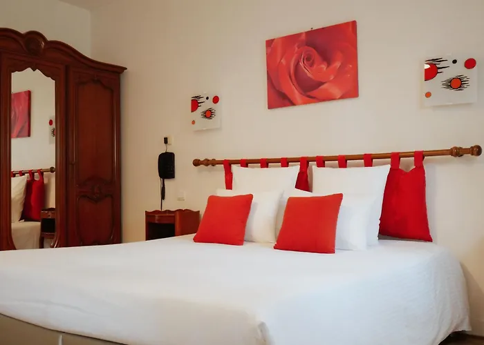 Logis Le Clos Deauville Gatien Hotel