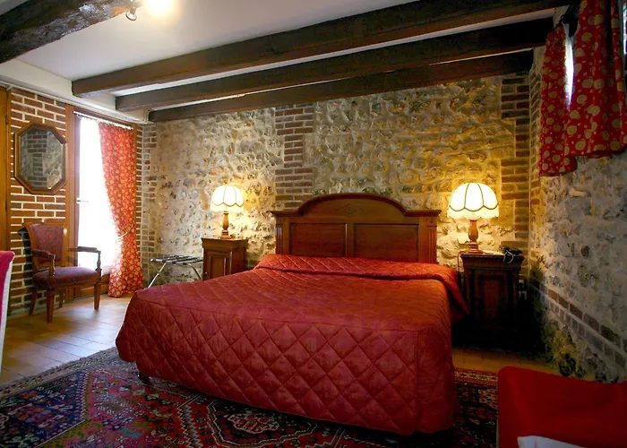 Logis Restaurant - Le Clos Deauville Gatien Hotel Saint-Gâtien-des-Bois