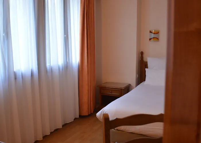 Hotel Logis Le Clos Deauville Gatien Saint-Gatien-des-Bois