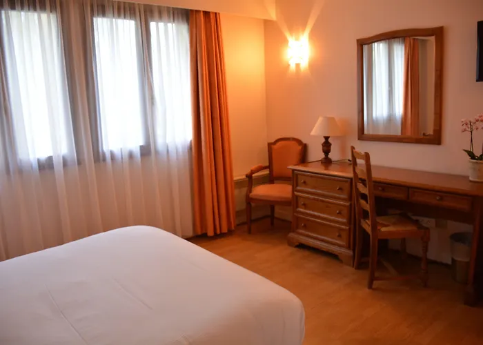 Hotel Logis Le Clos Deauville Gatien