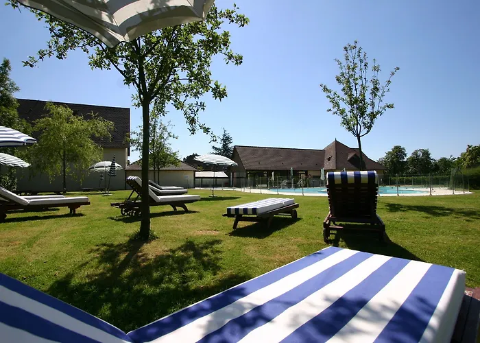 Logis Restaurant - Le Clos Deauville Gatien Hotel 3*