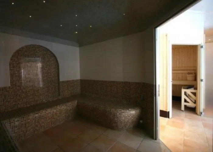 Hotel Logis Restaurant - Le Clos Deauville Gatien 3*