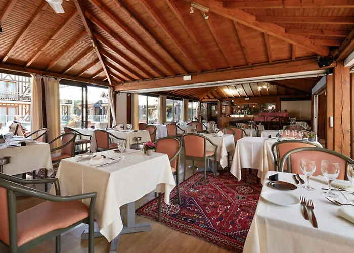 Logis Restaurant - Le Clos Deauville Gatien