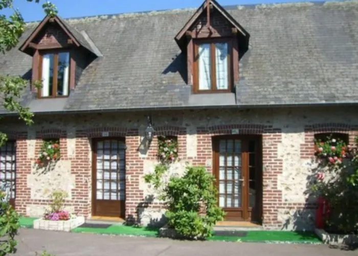 Logis Le Clos Deauville Gatien Hotel 3*