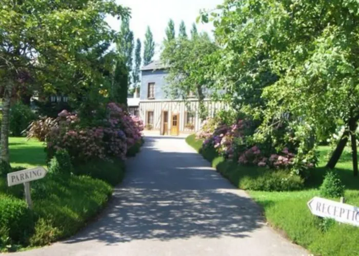 Logis Le Clos Deauville Gatien Hotel 3*