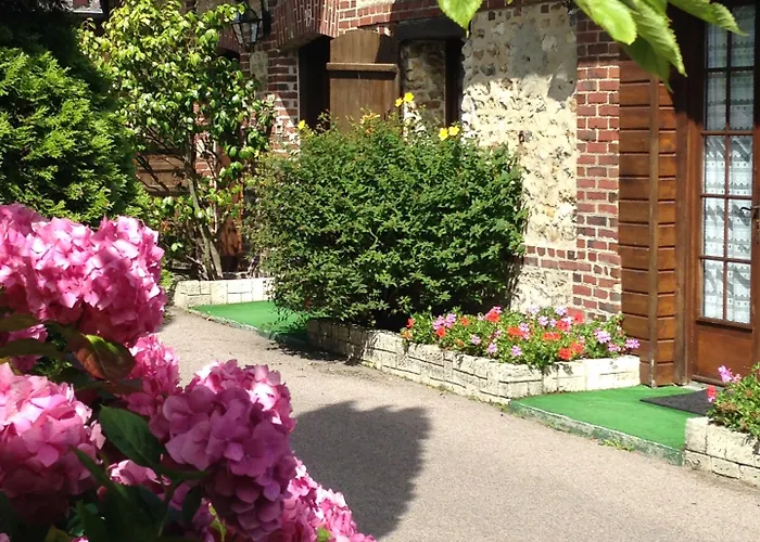 Logis Restaurant - Le Clos Deauville Gatien Hotel Saint-Gâtien-des-Bois